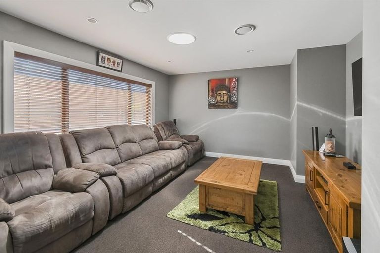 Photo of property in 21 Imperial Place, Flat Bush, Auckland, 2019