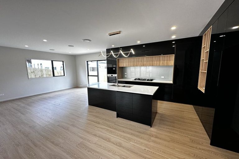 Photo of property in 8 Snuggery Loop, Orewa, 0931