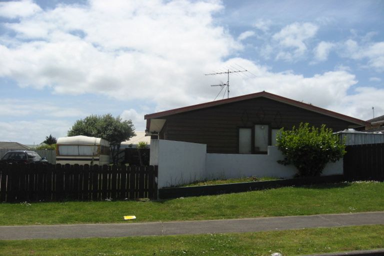 Photo of property in 3 Wai Iti Place, Clendon Park, Auckland, 2103