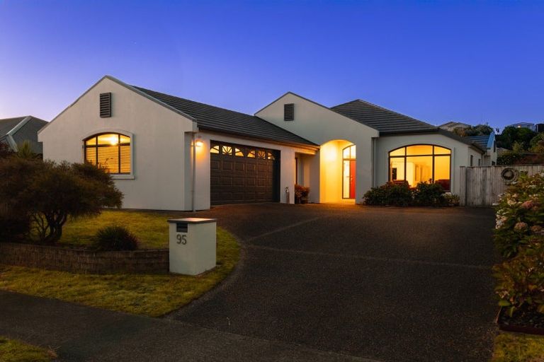 Photo of property in 95 Weggery Drive, Waikanae Beach, Waikanae, 5036