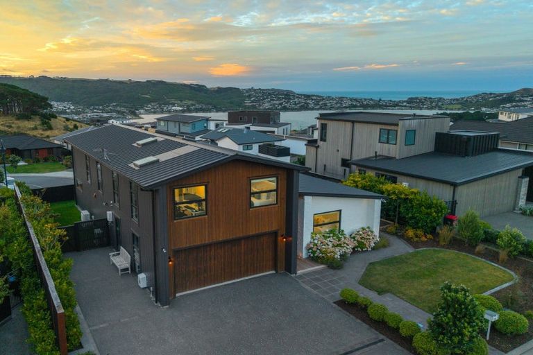Photo of property in 14 Rotorua Grove, Aotea, Porirua, 5024