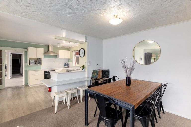 Photo of property in 15 Tralee Place, Bishopdale, Christchurch, 8053