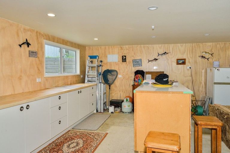 Photo of property in 5 Pipi Crescent, Mahia, 4198