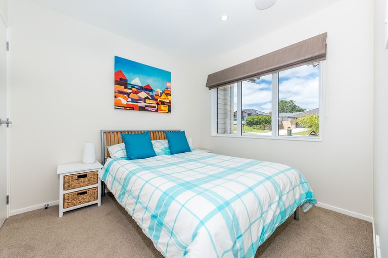 Photo of property in 6 Lockyer Road, Kumeu, 0810