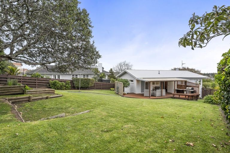 Photo of property in 12 Alton Avenue, Hillcrest, Auckland, 0627