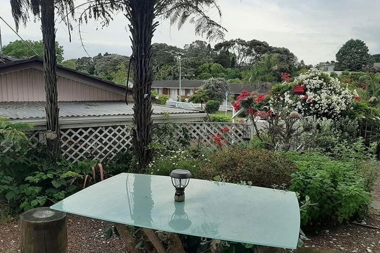 Photo of property in 1/2a Takapu Street, Henderson, Auckland, 0612