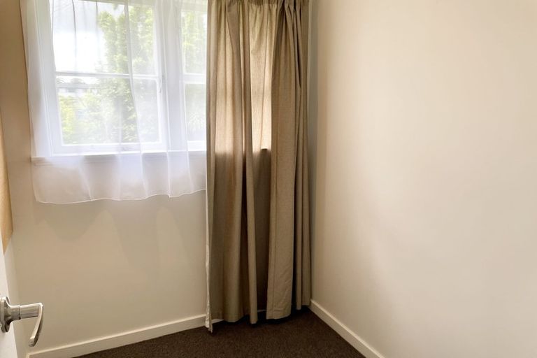 Photo of property in 28a Fruitvale Road, New Lynn, Auckland, 0600