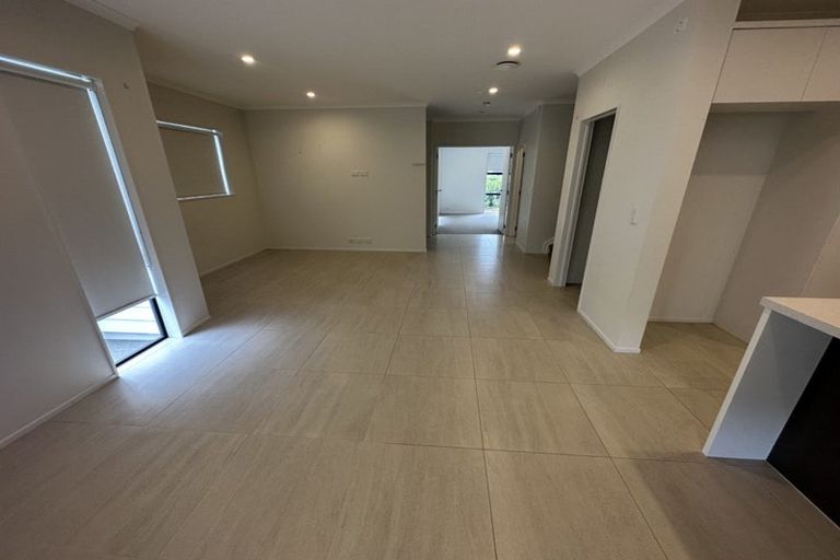 Photo of property in 18 Nganui Avenue, Takanini, 2112