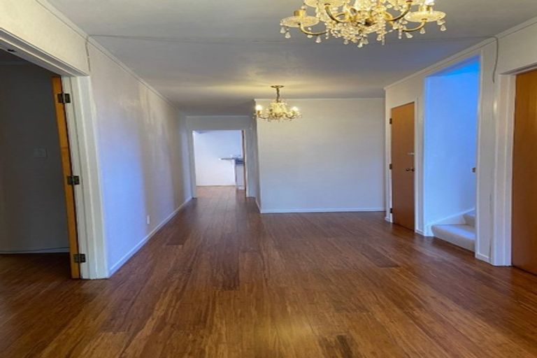 Photo of property in 168 Chelsea View Drive, Chatswood, Auckland, 0626