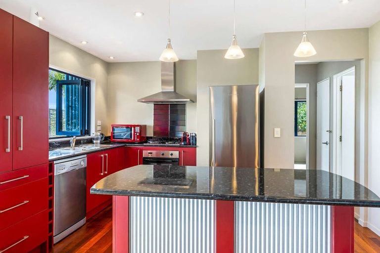 Photo of property in 9 Dudley Crescent, Cable Bay, 0420