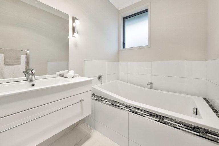 Photo of property in 19 Kilbryde Crescent, Pokeno, 2402