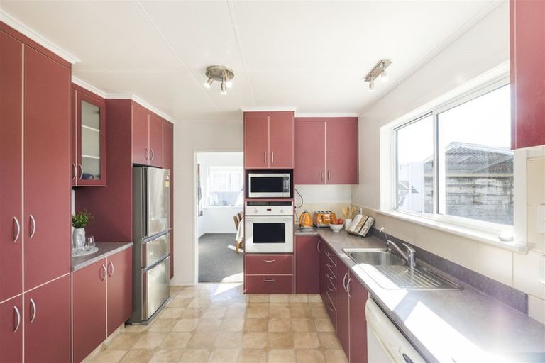 Photo of property in 35 Abraham Crescent, Milson, Palmerston North, 4414