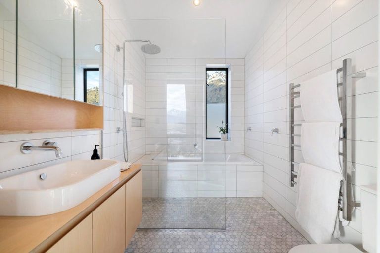 Photo of property in 3 Torridon Court, Jacks Point, Queenstown, 9371