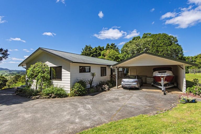 Photo of property in 8 Old Loop Road, Ngararatunua, Whangarei, 0176