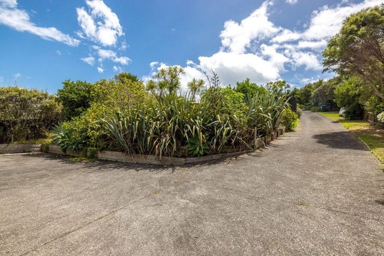Photo of property in 8 Wellington Road, Surfdale, Waiheke Island, 1081