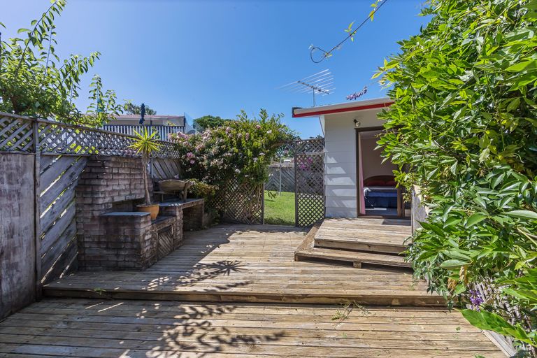 Photo of property in 16 Gerontius Lane, Snells Beach, 0920