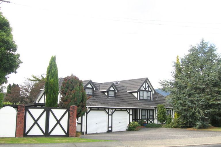 Photo of property in 2 Kashmir Avenue, Clouston Park, Upper Hutt, 5018