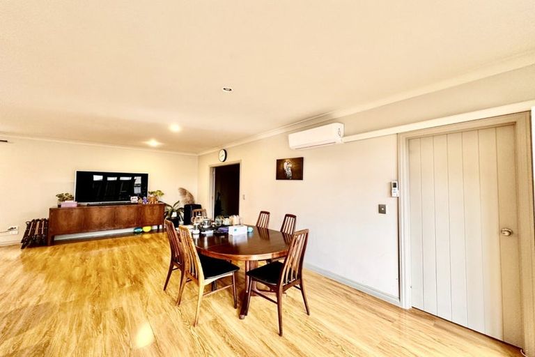 Photo of property in 12 Keating Rise, Northcross, Auckland, 0632