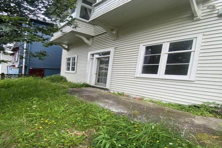 Photo of property in 35 Adams Terrace, Aro Valley, Wellington, 6021