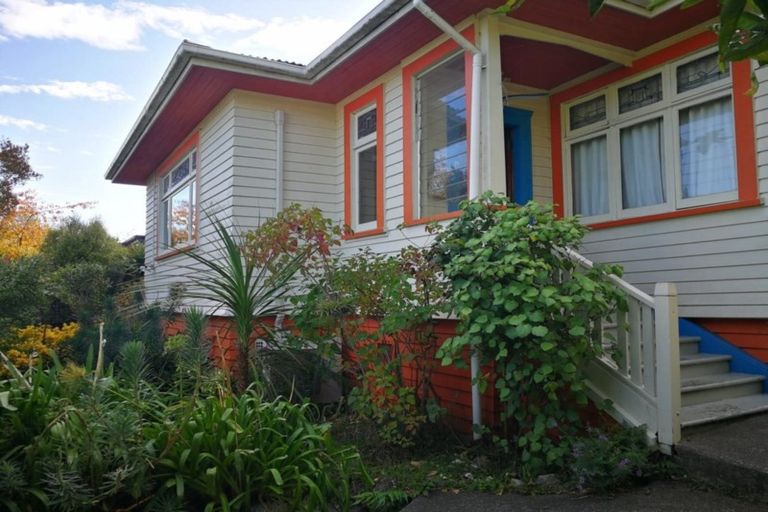 Photo of property in 12 Harvey Road, Bluff Hill, Napier, 4110