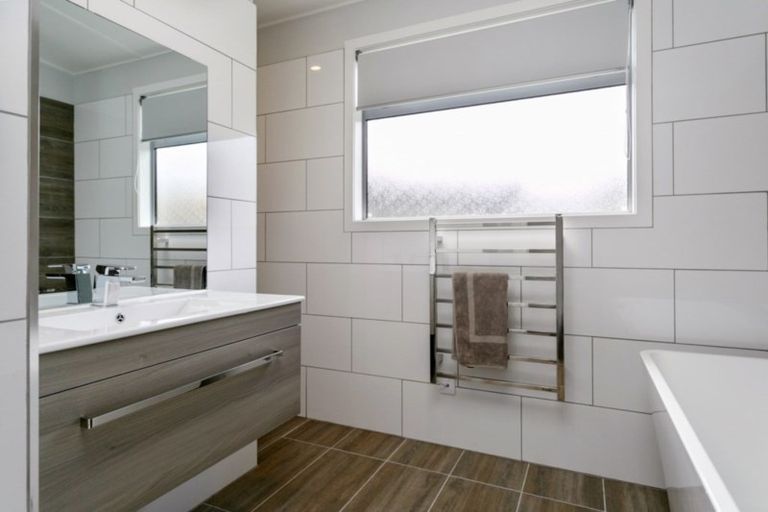 Photo of property in 73c Rokino Road, Hilltop, Taupo, 3330