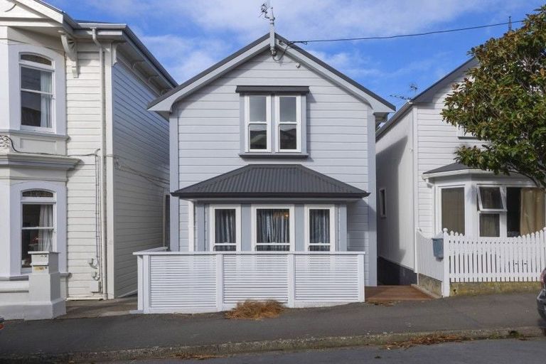 Photo of property in 63 Brougham Street, Mount Victoria, Wellington, 6011