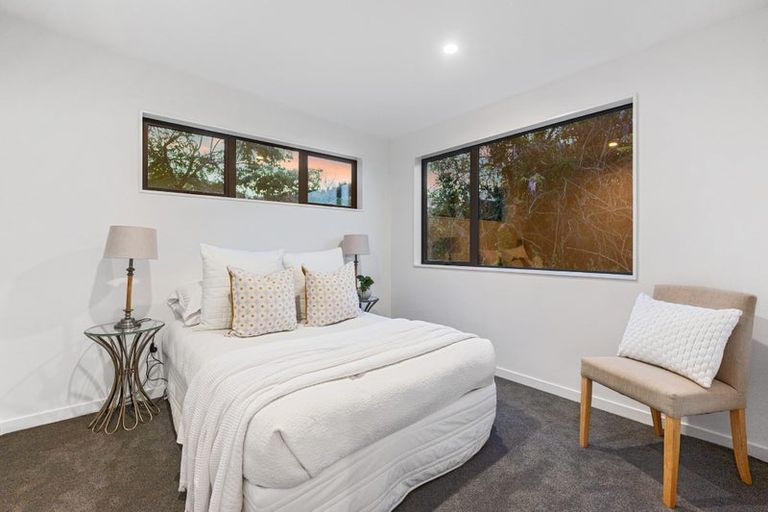 Photo of property in 3d Margaret Place, Milford, Auckland, 0620
