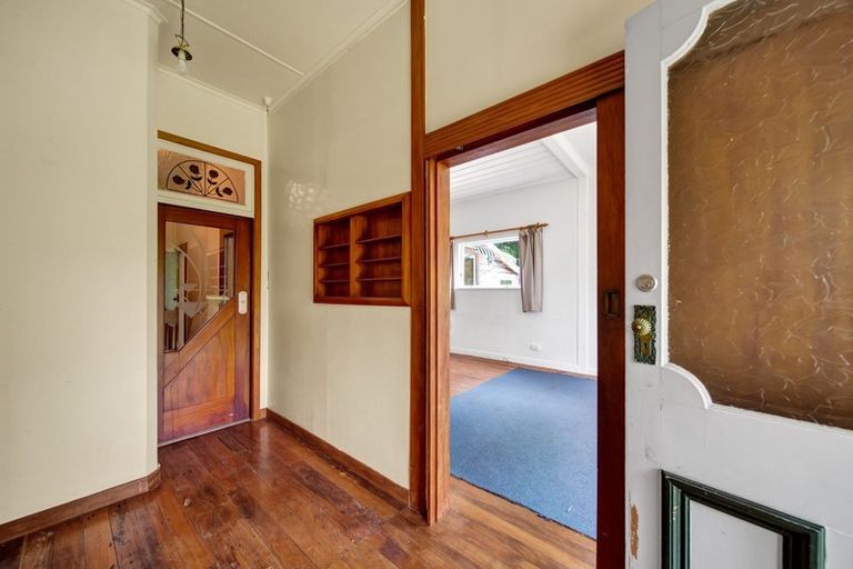 Photo of property in 44 Carrington Street, Lower Vogeltown, New Plymouth, 4310