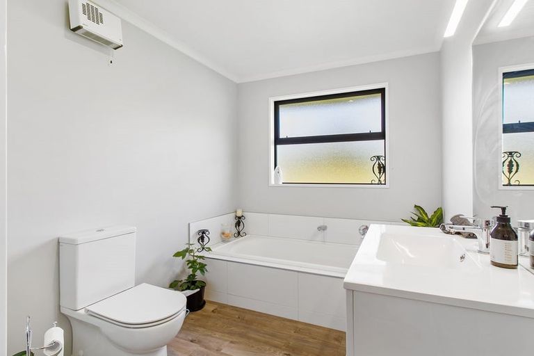 Photo of property in 9a Eric Batchelor Place, Waimate, 7924