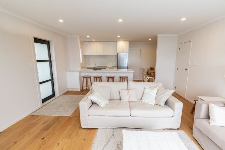 Photo of property in 123 Marine Parade, Seatoun, Wellington, 6022