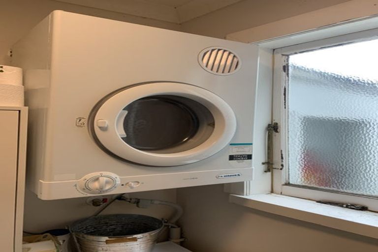 Photo of property in 77 Todman Street, Brooklyn, Wellington, 6021