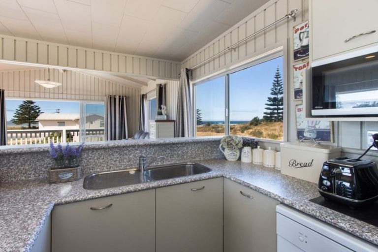 Photo of property in 287 Seaforth Road, Waihi Beach, 3611