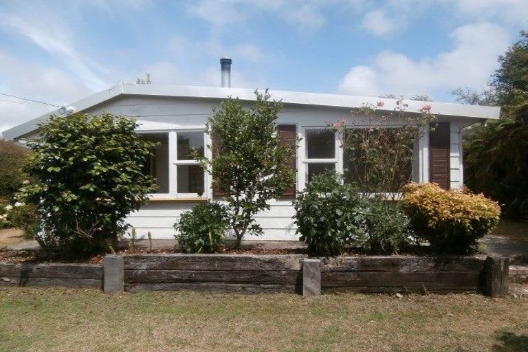 Photo of property in 1 Pine Avenue, Kainga, Christchurch, 8083