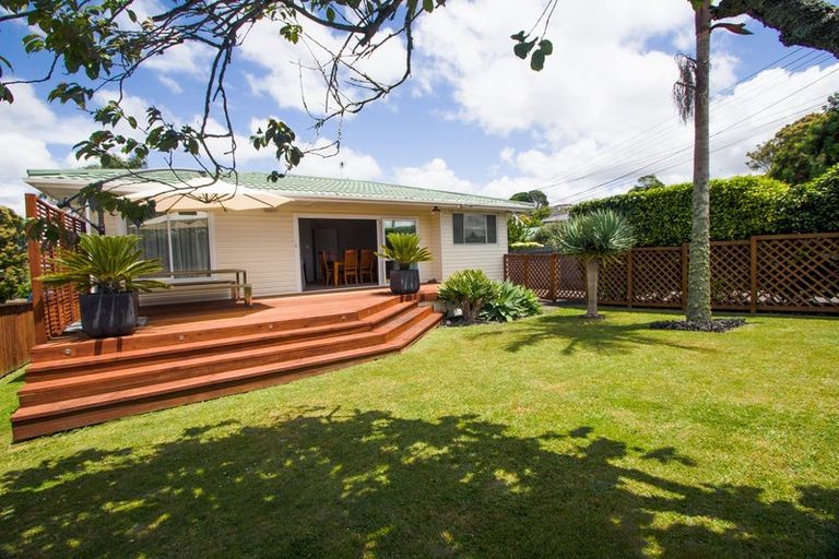 Photo of property in 1/296 Wairau Road, Glenfield, Auckland, 0629