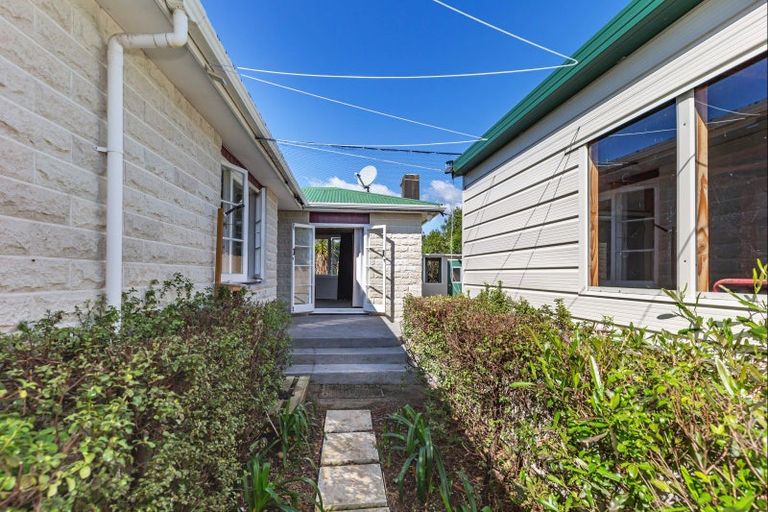 Photo of property in 150 Bartholomew Road, Levin, 5510