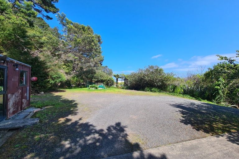 Photo of property in 1510 Long Bay Road, Coromandel, 3506