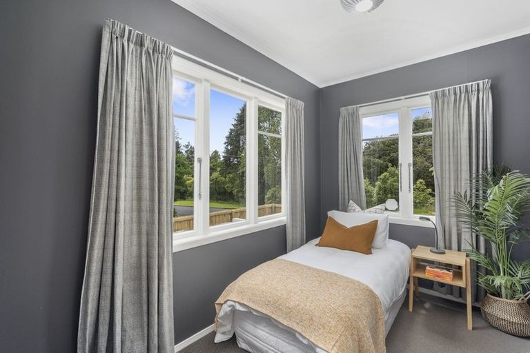 Photo of property in 120 Huatoki Street, Frankleigh Park, New Plymouth, 4310