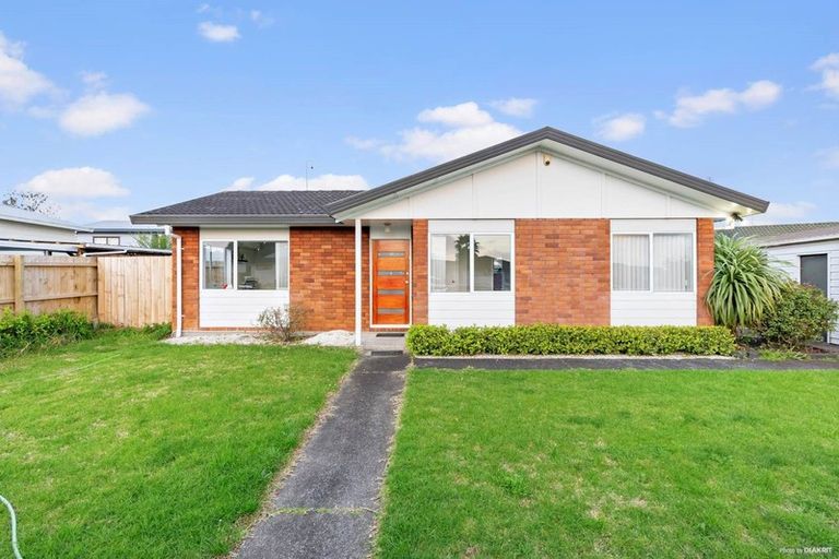 Photo of property in 1/6 Trimdon Street, Randwick Park, Auckland, 2105