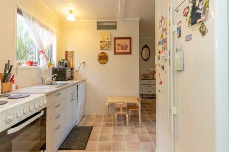 Photo of property in 12 Moana Terrace, Snells Beach, 0920