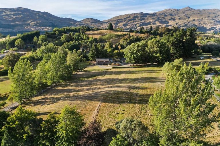 Photo of property in 59 Mountain View Road, Dalefield, Queenstown, 9371