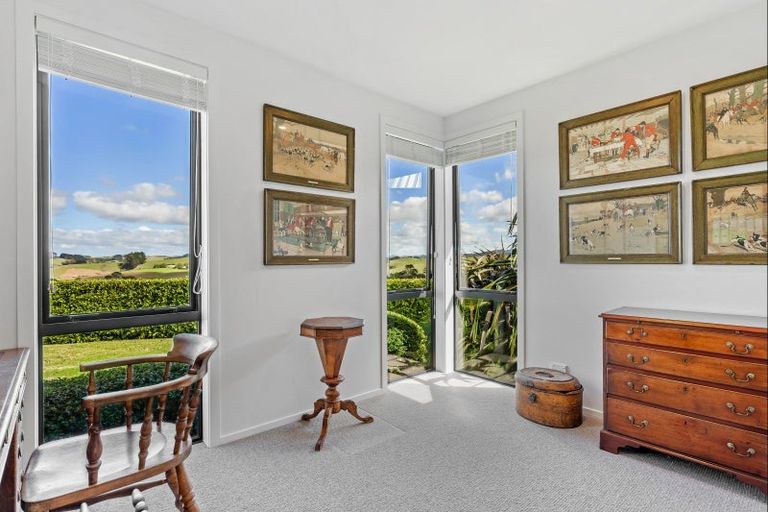Photo of property in 16 Tamahunga Drive, Matakana, Warkworth, 0985