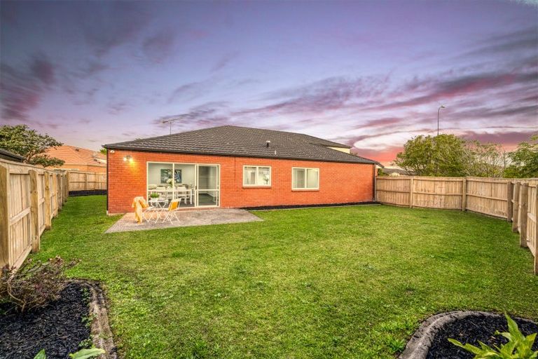 Photo of property in 6 Shrule Place, East Tamaki, Auckland, 2013