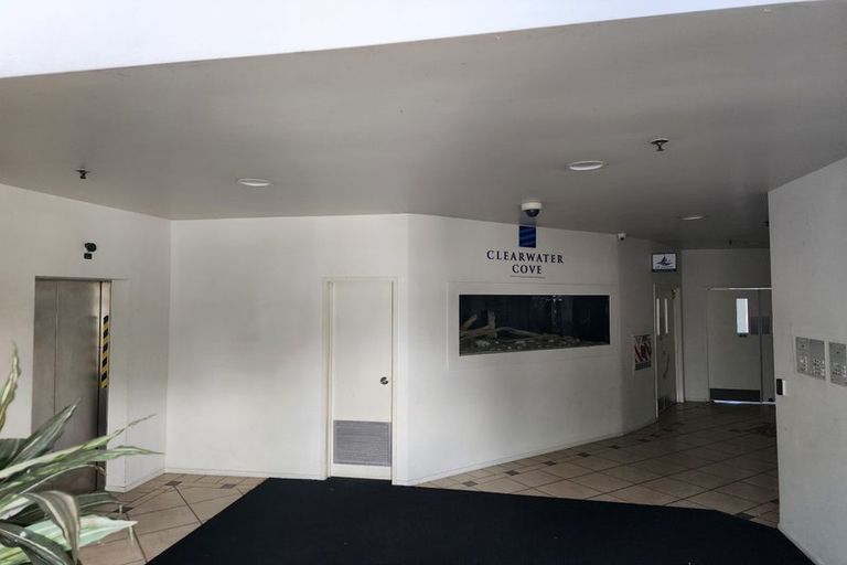 Photo of property in 10/15 Clearwater Cove, West Harbour, Auckland, 0618