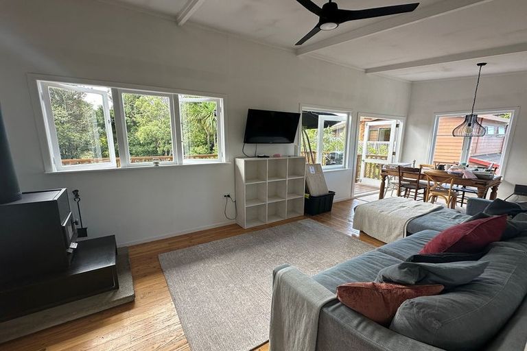 Photo of property in 17b Otanerua Road, Hatfields Beach, Orewa, 0931