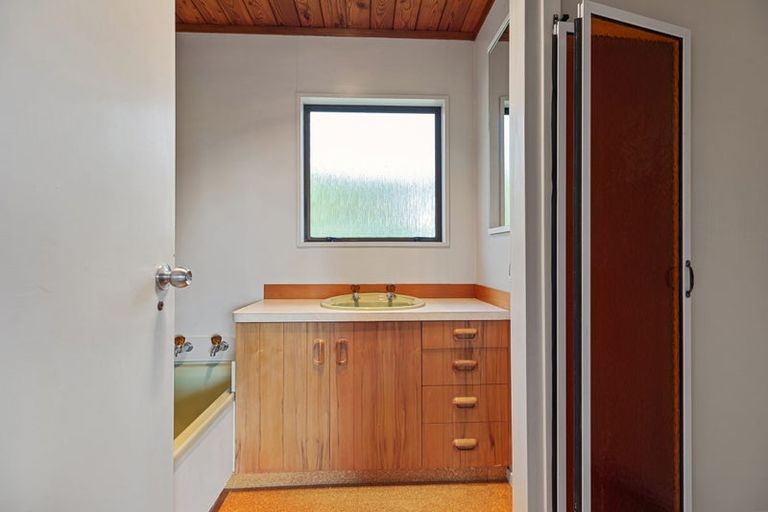 Photo of property in 111 Waitaha Road, Welcome Bay, Tauranga, 3112