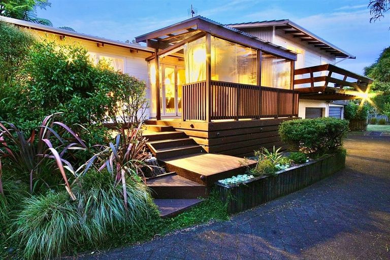 Photo of property in 44 Grand Vue Road, Kawaha Point, Rotorua, 3010