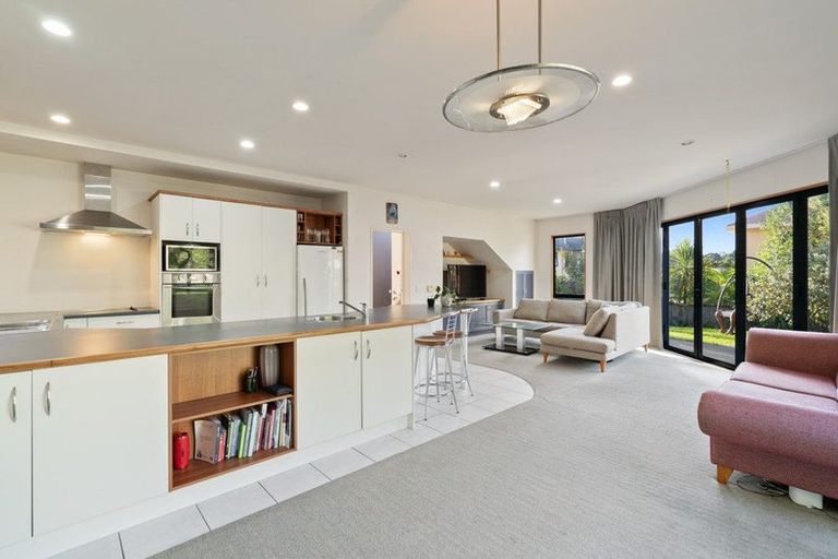 Photo of property in 81 Mt Lebanon Crescent, The Gardens, Auckland, 2105