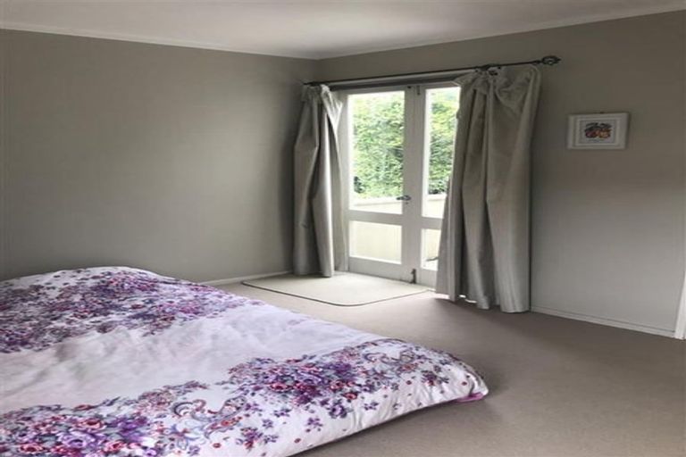 Photo of property in 6 Anchor Place, Beach Haven, Auckland, 0626