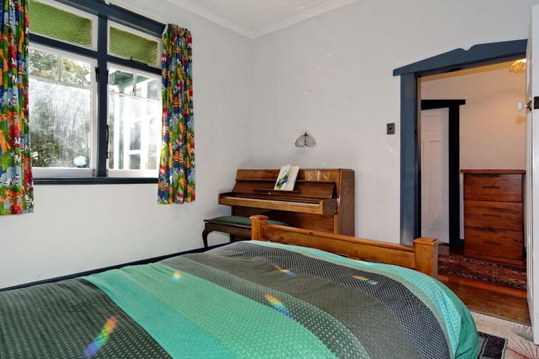 Photo of property in 22 Rimu Road, Oratia, Auckland, 0604