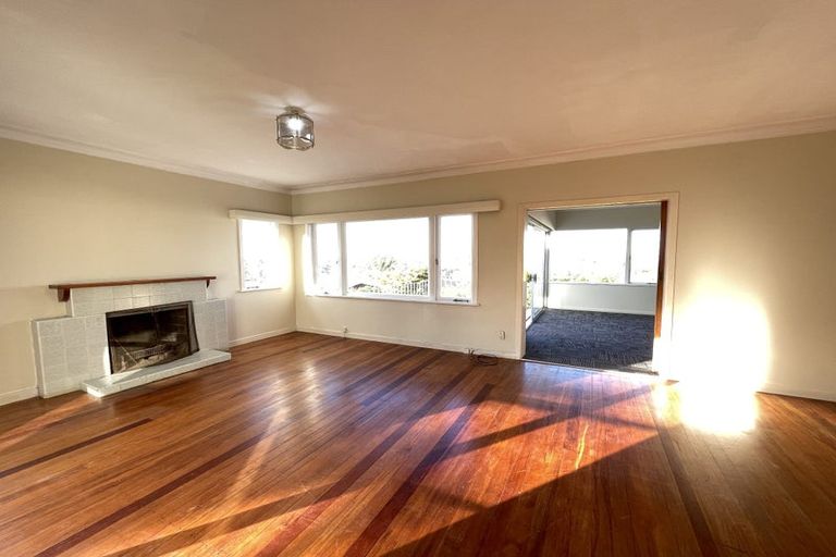 Photo of property in 89 Forrest Hill Road, Milford, Auckland, 0620